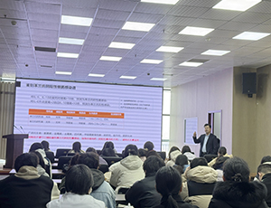 為產業培養(yǎng)人才，邱又彬董事長為徐州醫(yī)科大學學生現場授課